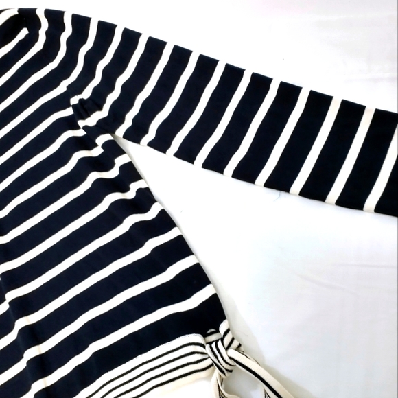 Jones NY Classic Knit Top Size S Navy White Striped EUC - Picture 5 of 10